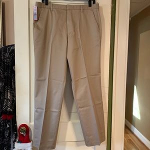 NWT Men’s Dockers Iron-Free Khakis, flat front